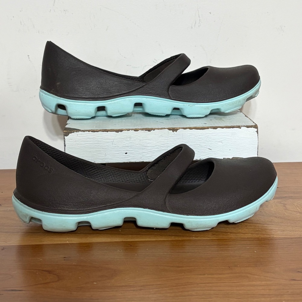 Crocs Duet Busy Day Mary Jane Flats Brown Aqua Blue Womens 6 Casual Sporty Shoes